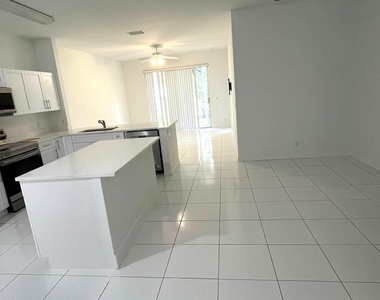 3166 Via Poinciana - Photo Thumbnail 3