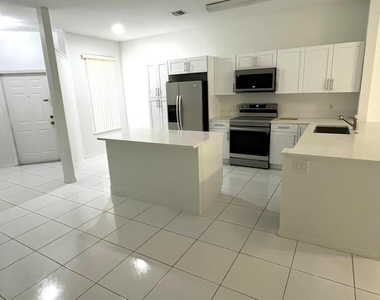 3166 Via Poinciana - Photo Thumbnail 10