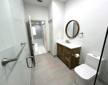 3166 Via Poinciana - Photo Thumbnail 21