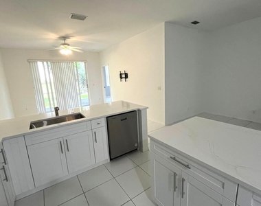 3166 Via Poinciana - Photo Thumbnail 8