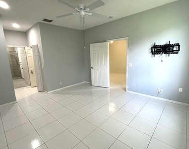 3166 Via Poinciana - Photo Thumbnail 13