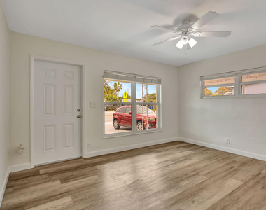 5500 N Andrews Avenue N - Photo Thumbnail 5