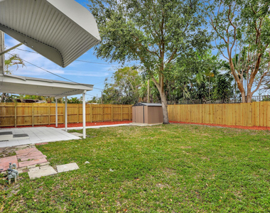 5500 N Andrews Avenue N - Photo Thumbnail 16
