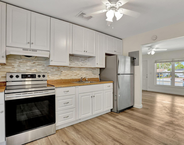 5500 N Andrews Avenue N - Photo Thumbnail 6
