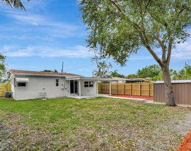 5500 N Andrews Avenue N - Photo Thumbnail 15