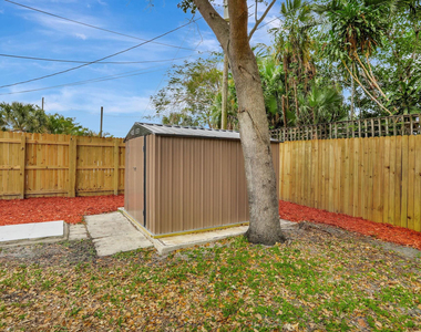 5500 N Andrews Avenue N - Photo Thumbnail 14