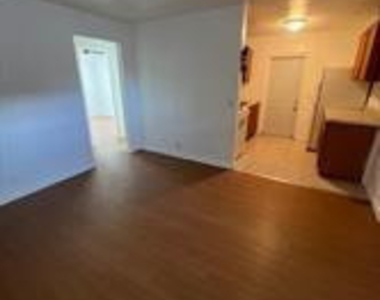 516 20th Street - Photo Thumbnail 3
