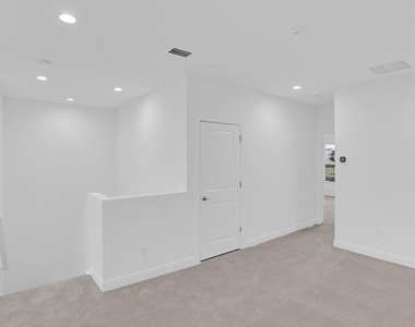 585 Sanderling Circle - Photo Thumbnail 31