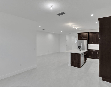 585 Sanderling Circle - Photo Thumbnail 5