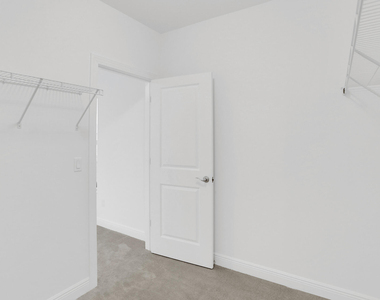 585 Sanderling Circle - Photo Thumbnail 21