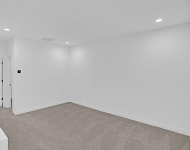 585 Sanderling Circle - Photo Thumbnail 33