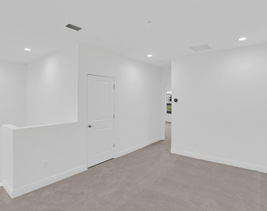 585 Sanderling Circle - Photo Thumbnail 32