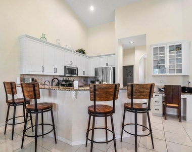 13514 Northumberland Circle - Photo Thumbnail 7