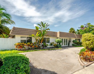 1424 Sw 13th Drive - Photo Thumbnail 14