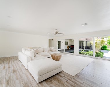 1424 Sw 13th Drive - Photo Thumbnail 2