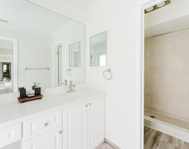 1424 Sw 13th Drive - Photo Thumbnail 7