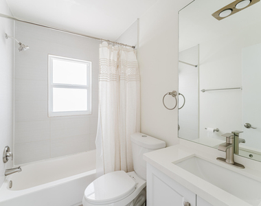 1424 Sw 13th Drive - Photo Thumbnail 9