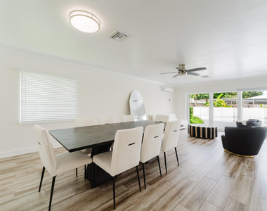 1424 Sw 13th Drive - Photo Thumbnail 3