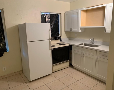 829 Nw 10th Terrace - Photo Thumbnail 1