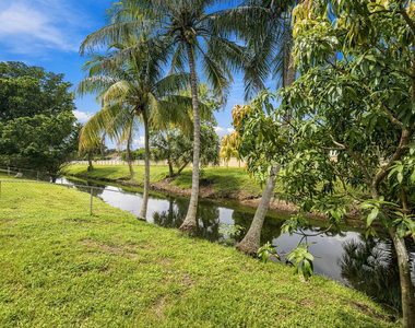 4106 Riverside Drive - Photo Thumbnail 7