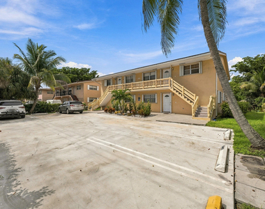 4106 Riverside Drive - Photo Thumbnail 2