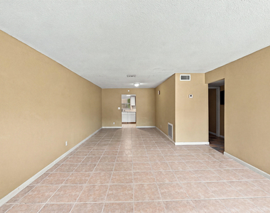 4106 Riverside Drive - Photo Thumbnail 9