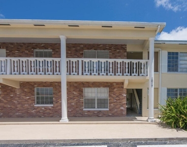 1017 Nw 30th Court - Photo Thumbnail 2