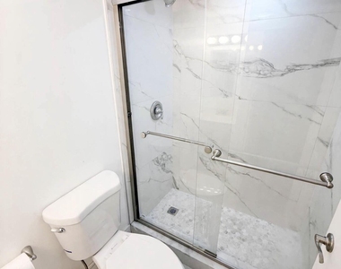 1017 Nw 30th Court - Photo Thumbnail 7