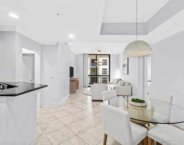 701 S Olive Avenue - Photo Thumbnail 2