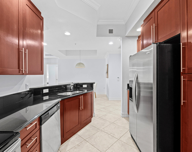 701 S Olive Avenue - Photo Thumbnail 9