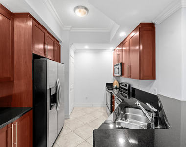 701 S Olive Avenue - Photo Thumbnail 8