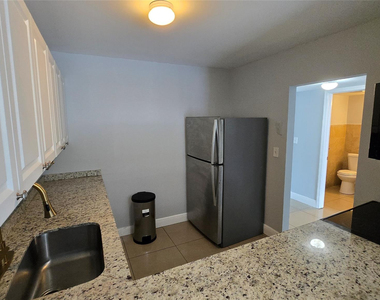 15201 Ne 6th Avenue - Photo Thumbnail 2