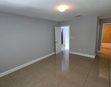 15201 Ne 6th Avenue - Photo Thumbnail 10