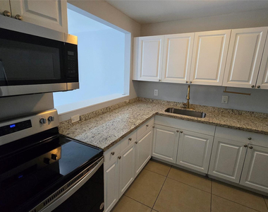 15201 Ne 6th Avenue - Photo Thumbnail 1
