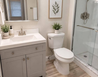 4255 N University Drive - Photo Thumbnail 7