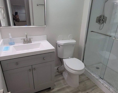 4255 N University Drive - Photo Thumbnail 12