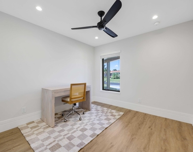 340 Ne 23rd Way - Photo Thumbnail 23
