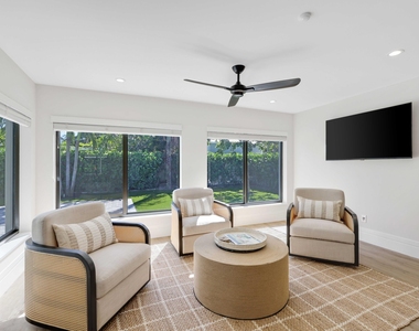 340 Ne 23rd Way - Photo Thumbnail 18