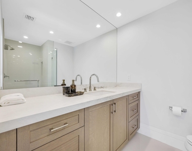 340 Ne 23rd Way - Photo Thumbnail 31