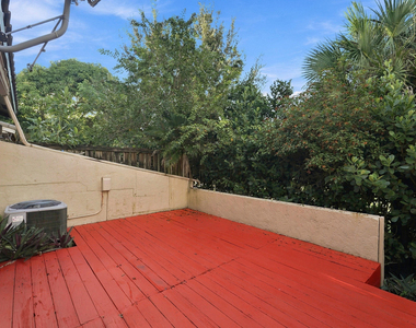 8690 Nw 40th Street - Photo Thumbnail 2
