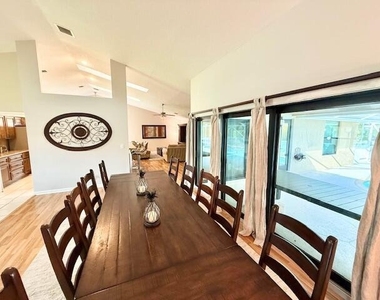 1919 Lindsey Court - Photo Thumbnail 8