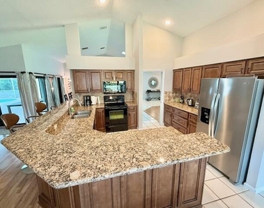 1919 Lindsey Court - Photo Thumbnail 9