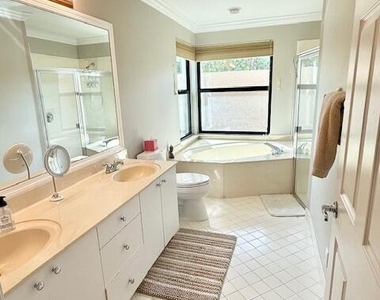 1919 Lindsey Court - Photo Thumbnail 16