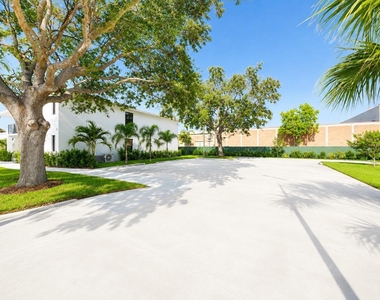 274 Se 9th Avenue - Photo Thumbnail 12