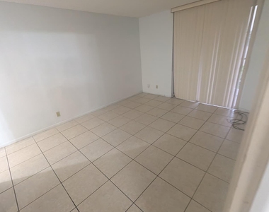 3101 Nw 47th Terrace - Photo Thumbnail 4