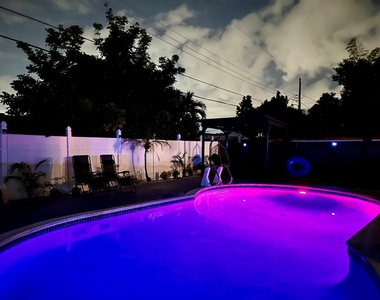 6740 Custer Street - Photo Thumbnail 16