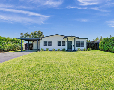 6740 Custer Street - Photo Thumbnail 13