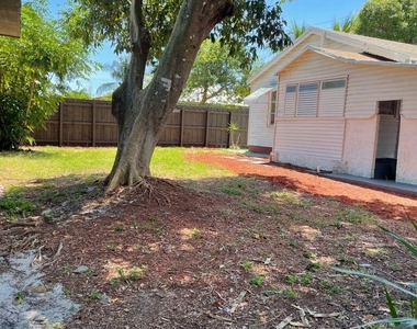 645 Ne 38th Street - Photo Thumbnail 17