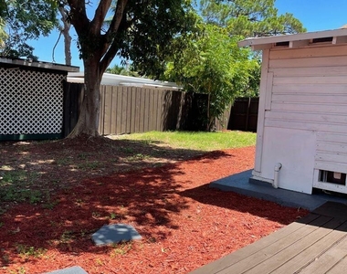 645 Ne 38th Street - Photo Thumbnail 15
