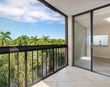 2455 Lindell Boulevard - Photo Thumbnail 6